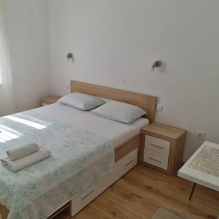 Franica Guest house 3*